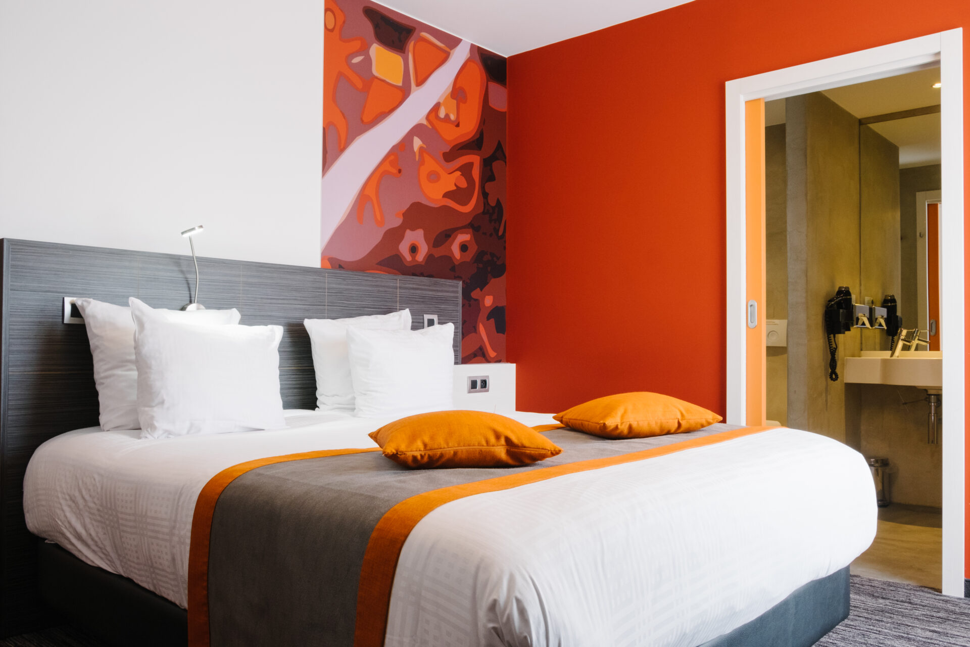 Chambre twin standard à l'Orange Hotel de La Louvière