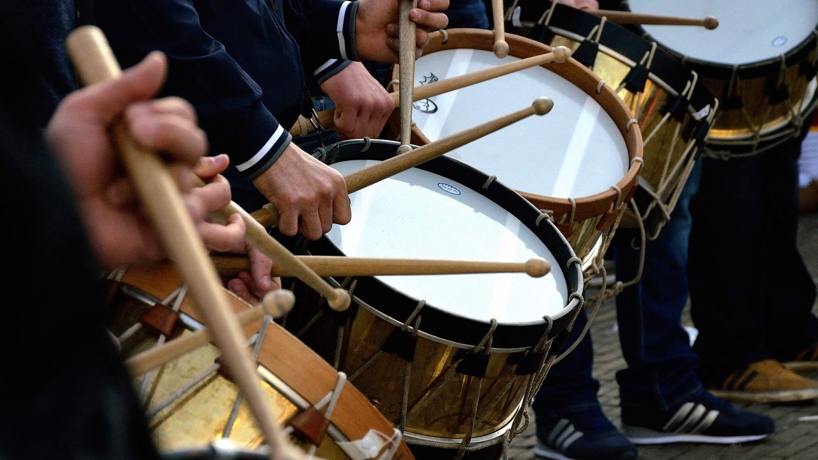 Tambours d'un carnaval du Hainaut