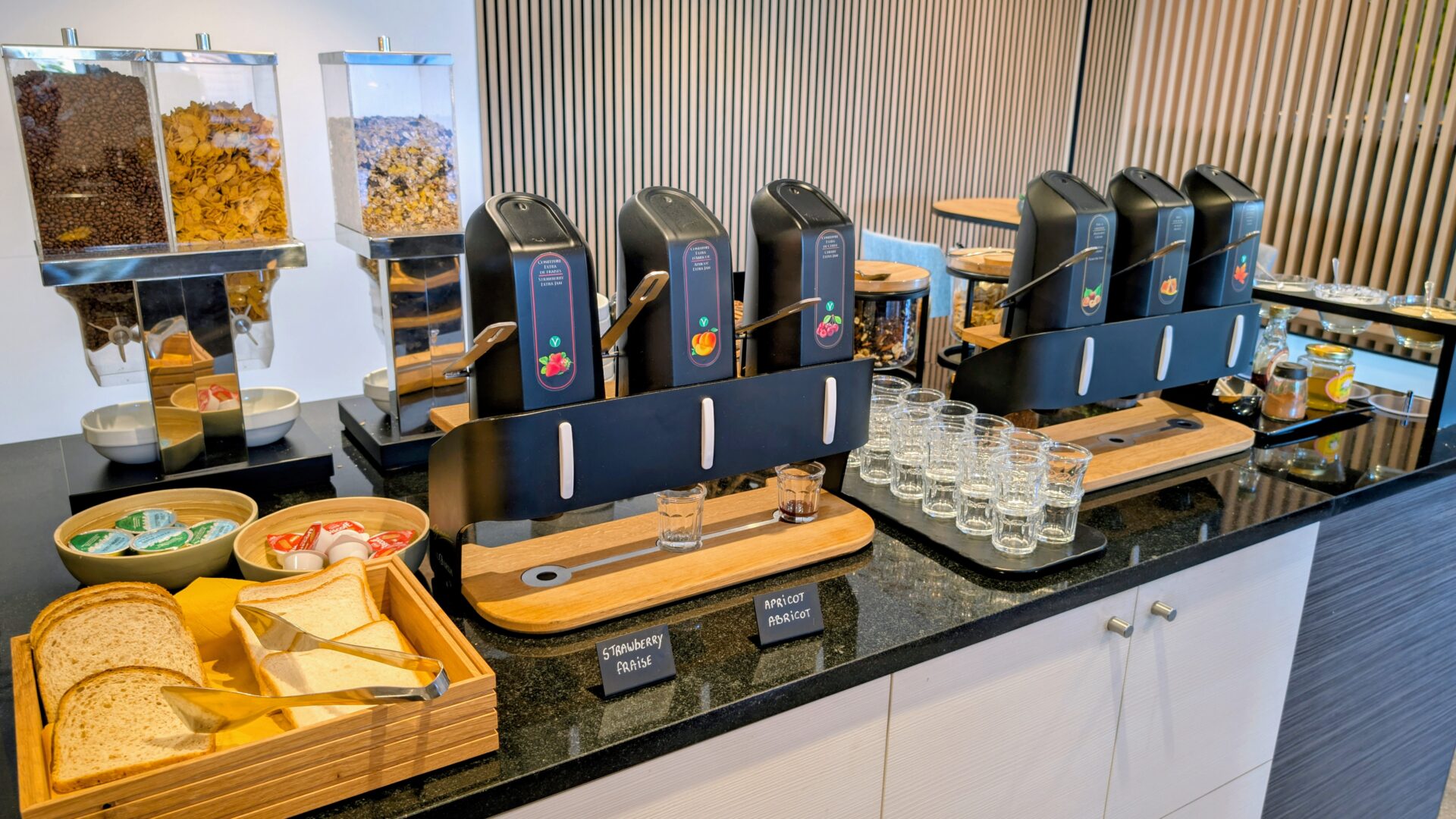 breakfast buffet Orange Hotel